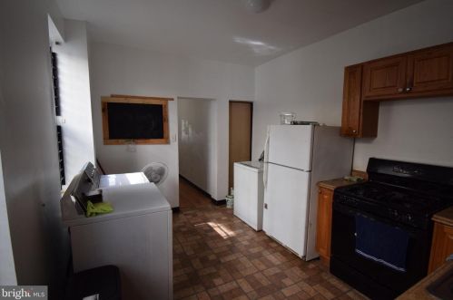 2224 11 St, Philadelphia PA 19133-1002 exterior