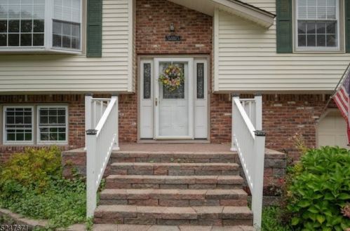 6 Wordsworth Pl, Sparta, NJ 07871-2536