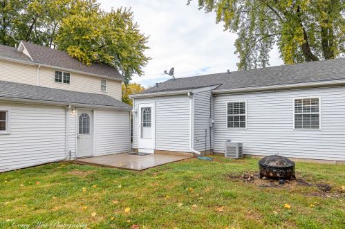 412 Cottage Row, Sycamore IL  60178-2107 exterior