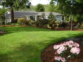 89009 Dahlin Rd, Florence, OR 97439-8633
