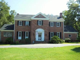 89 Main St, Norris, GA 30828-8500
