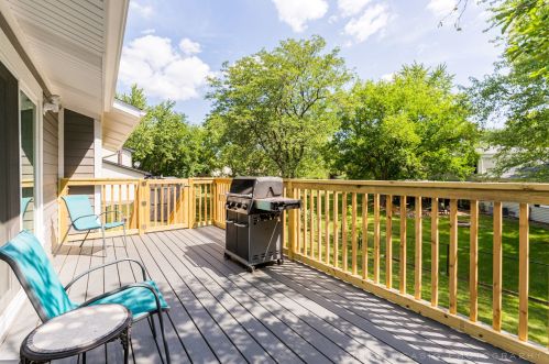 630 Londonberry Ln, Lemont IL  60440-1017 exterior