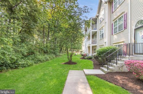 101 Chambord Ct, Trenton NJ  08619-4709 exterior