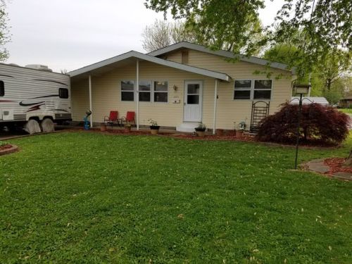 200 5th St, Hartford, IL 62048-1308