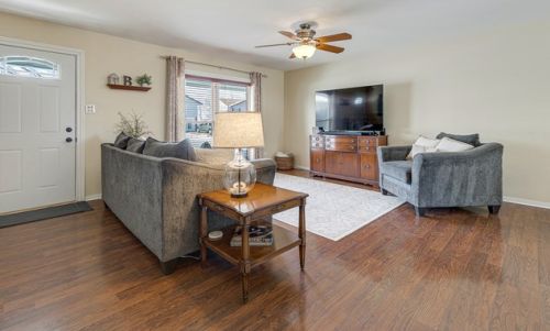 7742 Jamison Dr, Frankfort, IL 60423-8156