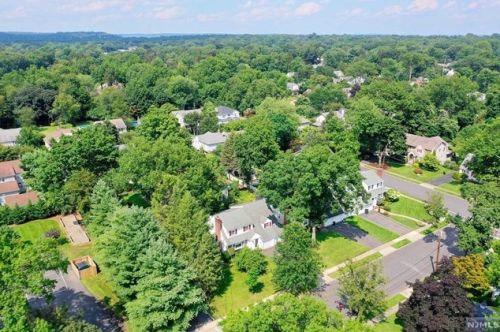 47 Robinson Ave, Ridgewood, NJ 07452-2725