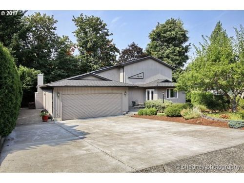 2290 26th St, Damascus, OR 97080