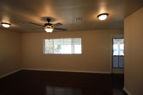 137 Lostrocco St, Angleton TX  77515-9345 exterior