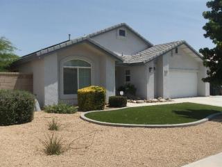 14236 Nantucket St, Hesperia, CA 92344-8284