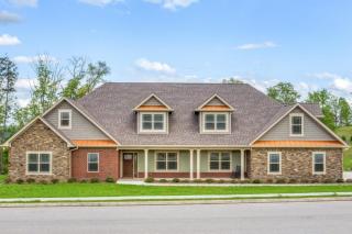 71 The Pointe Dr, Ringgold, GA 30736-8186