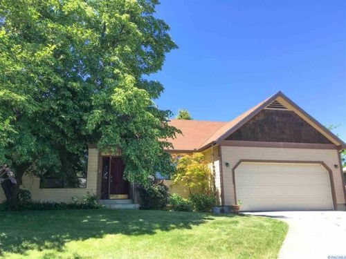 845 Lori Ct, Pullman, WA 99163-5400