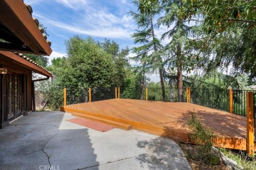 1921 Arroyo Dr, Riverside CA  92506-1610 exterior