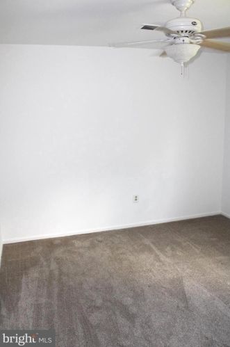 5076 Queens Wood Dr, Springfield VA  22015-1530 exterior