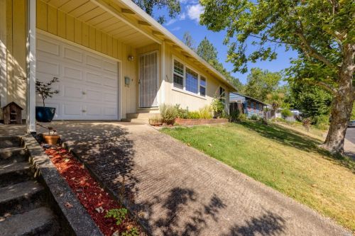 650 Mendocino Dr, Ukiah CA  95482-5606 exterior