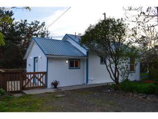 519 Jefferson St, Bingen, WA 98605-9149
