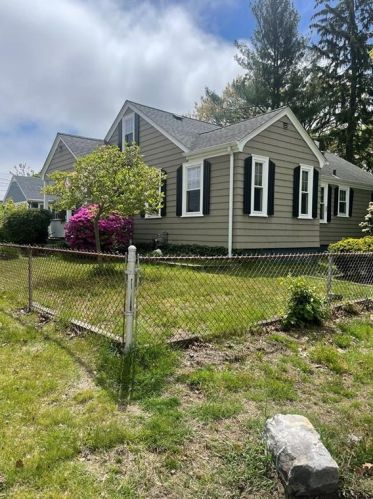 24 Elkland Rd, Warwick, RI 02886-1004