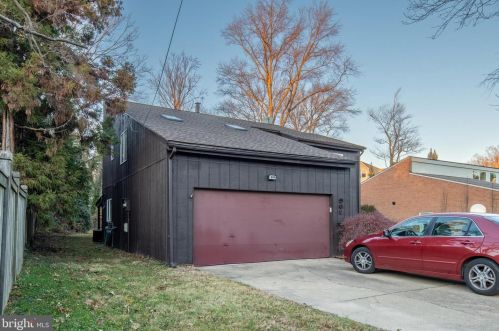 309 Chestnut St, Falls Church, VA 22046-2404