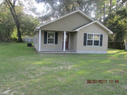 1550 Lake Dr, Midway, GA 31320-6927