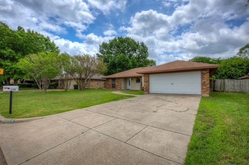 1104 Tobie Layne St, Fort Worth TX  76126-3712 exterior