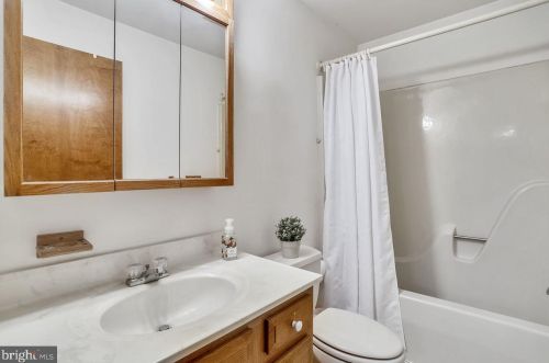 737 Sharpsburg Dr, Davidsonville MD 21035-1927 exterior