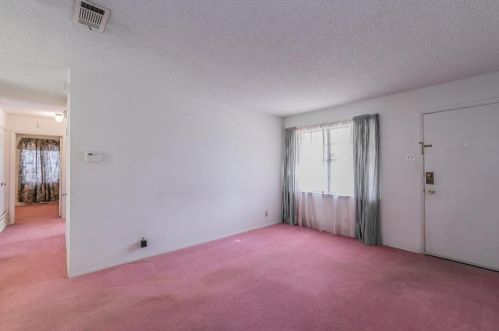 1811 Pleasant Run Rd, Carrollton TX 75006-7539 exterior