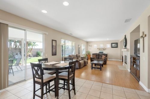 17876 Robusta Dr, Riverside CA  92503-7072 exterior