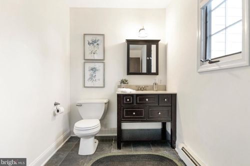 501 Warwick Rd, Tavistock NJ 08033-3831 exterior