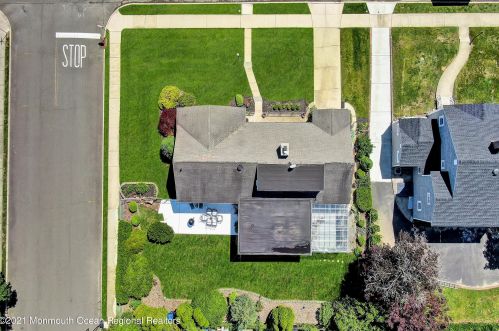 400 Parkview Ave, Tinton Falls NJ 07712-4732 exterior