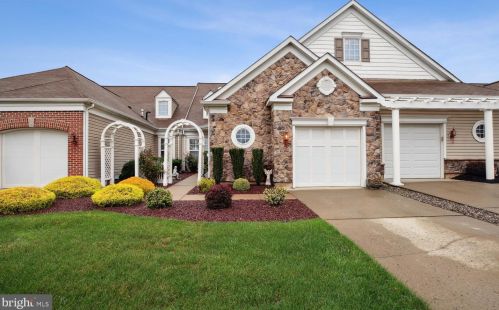 85 Sparrow Dr, Trenton, NJ 08690-2400