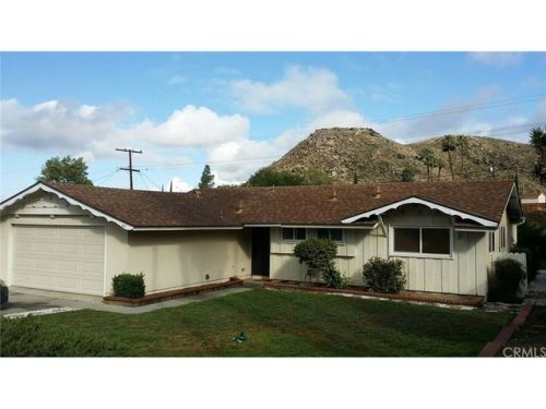 541 Glenhill Dr, Riverside, CA 92507-3004
