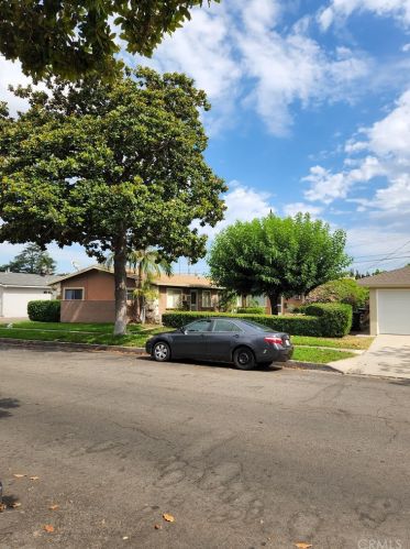 2109 Juno Ave, Anaheim CA  92804-4518 exterior