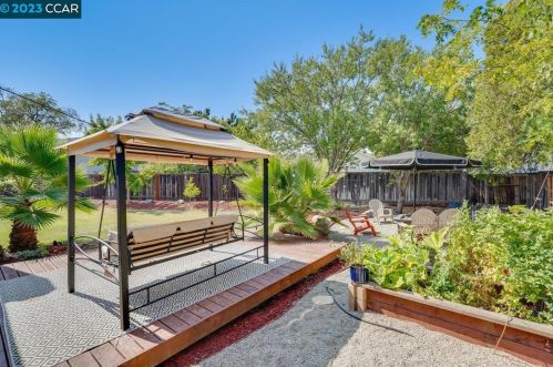2735 Calpine Pl, Concord CA  94518-2610 exterior