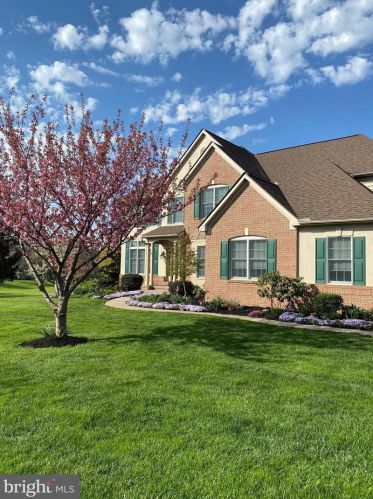 1954 Pickering Trl, Lancaster PA exterior
