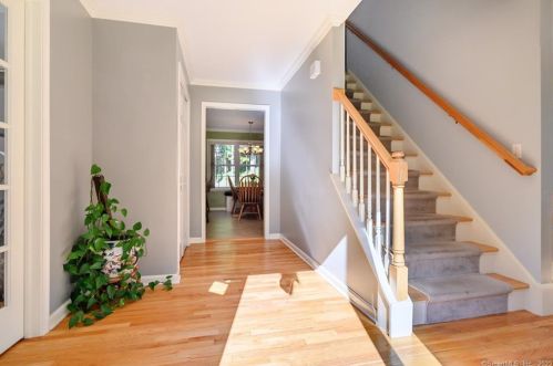89 Berkshire Rd, Sandy Hook, CT 06482-1427