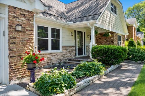 791 Gartner Rd, Naperville, IL 60540-7642
