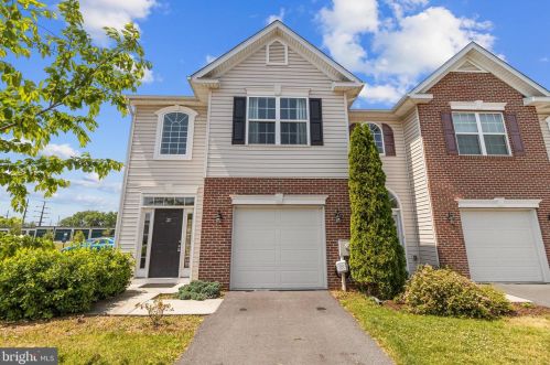 32 Chennault Trl, Falling Waters, WV 25419-5008