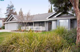 1832 Teddy St, Visalia, CA 93277-8424