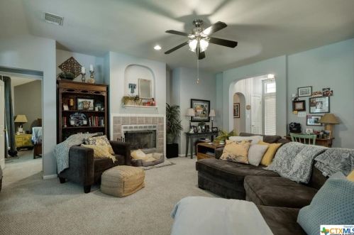 6808 Beatty Dr, Austin TX  78749-4188 exterior