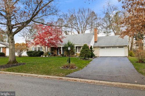 238 Club House Dr, Willingboro, NJ 08046-3523