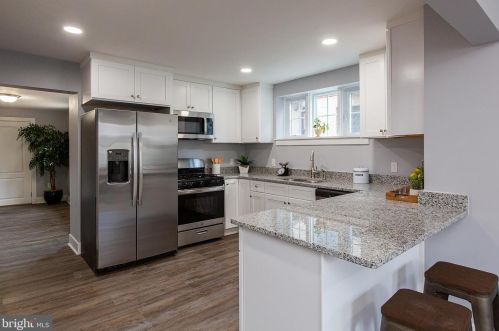 328 Walnut St, Lancaster PA  17602-2404 exterior