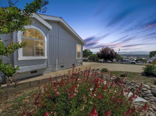 218 Chestnut St, Valley Springs, CA 95252-8443