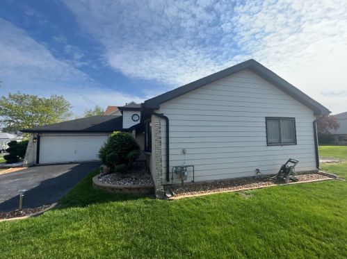 318 Wheatfield Rd, Matteson, IL 60443-1300
