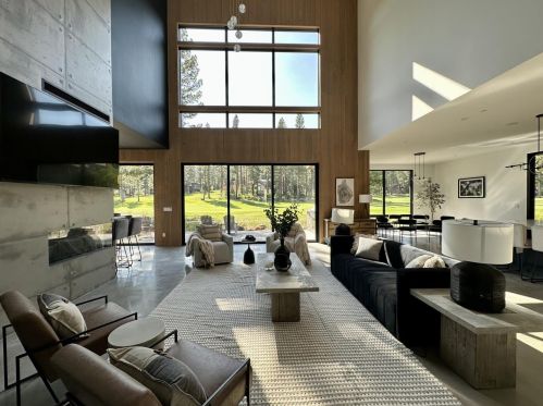 9185 Heartwood Dr, Truckee, CA 96161-5196