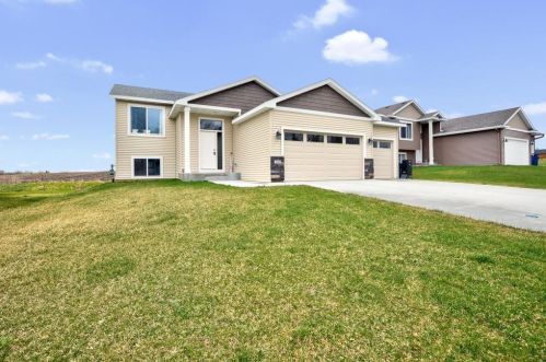208 Whitetail Ln, Bombay, MN 55946-1421