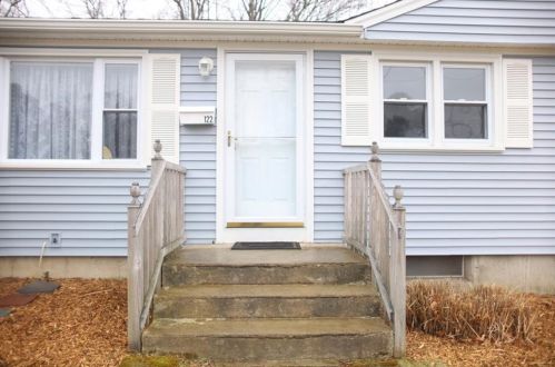 122 Hornet Rd, North Kingstown, RI 02852-2106