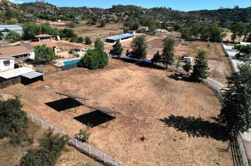 732 Creelman Ln, Ramona, CA 92065-3422