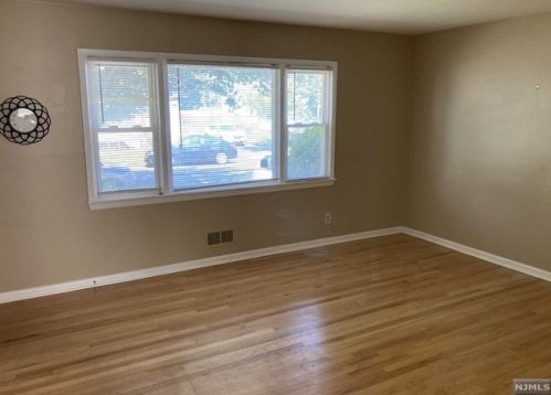 16 Llewellyn Ave, Paterson NJ  07506-2638 exterior