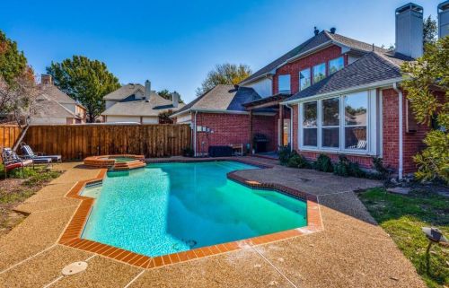 2507 Gln Morris Rd, Carrollton TX 75007-1916 exterior