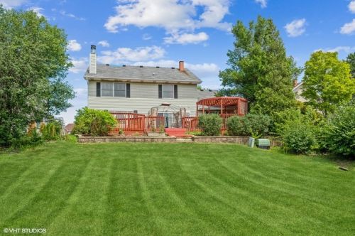 221 Windsor Dr, Hanover Park, IL 60103-5175