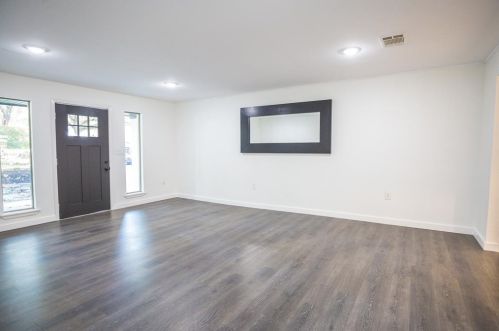 1018 Brookhollow Dr, Irving TX  75061-5514 exterior